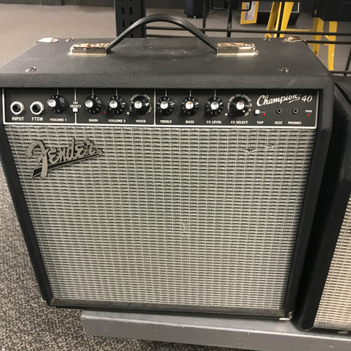 Vist Large View of Product Image Which is Used Fender CHAMPION 40 1 x 12 Solid State Amplifier 1 x 12