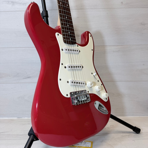 Vist Large View of Product Image Which is Used Squier AFFINITY STRATOCASTER Electric Guitar Red 6-String
