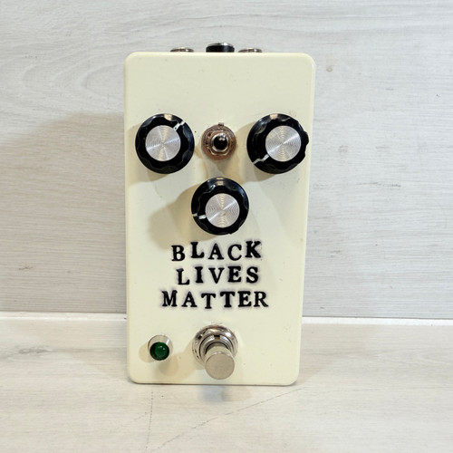 Vist Large View of Product Image Which is Used MALAISE BLM DIST Guitar Effect