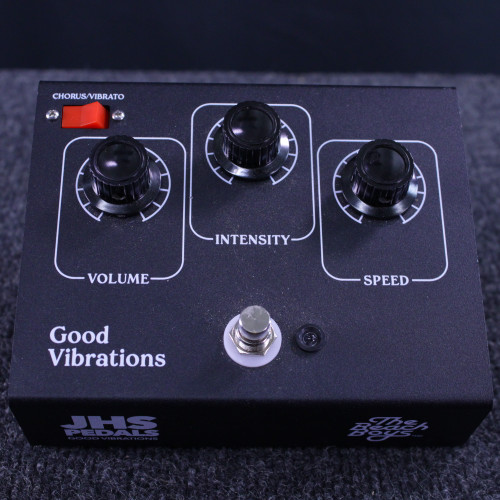 Vist Large View of Product Image Which is Used JHS Pedals GOOD VIBRATIONS CHORUS/VIBRATO Chorus Pedal