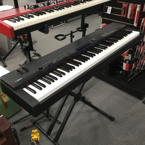 Vist Large View of Product Image Which is Used Yamaha CP40 Stage Piano 88-Key