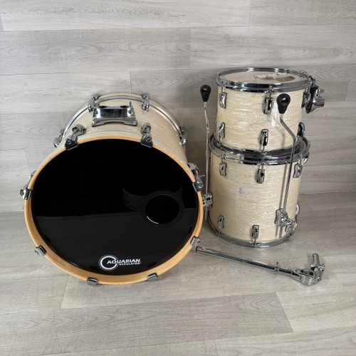 Vist Large View of Product Image Which is Used Pearl Vision Series 3-piece Drum Kit - White - Local Pickup Only