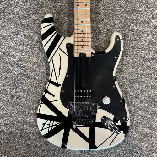 Vist Large View of Product Image Which is Used EVH STRIPED SERIES Electric Guitar