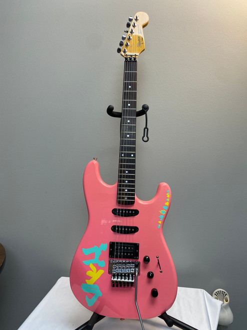 Vist Large View of Product Image Which is Used Squier STRATOCASTER MIK 1989 S Type Electric Guitar Pink 6-String
