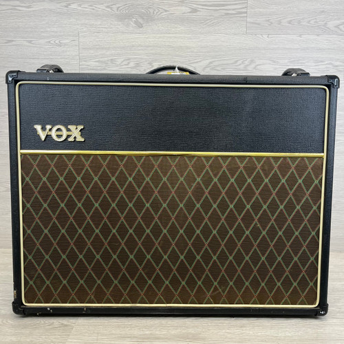 Vist Large View of Product Image Which is Used Vox AC30CC2 2 x 12 Tube Combo Amplifier 2 x 12