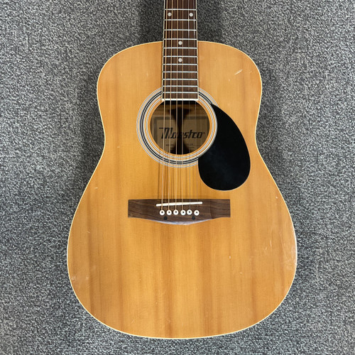 Vist Large View of Product Image Which is Used MAESTRO MACINACH Acoustic Guitar