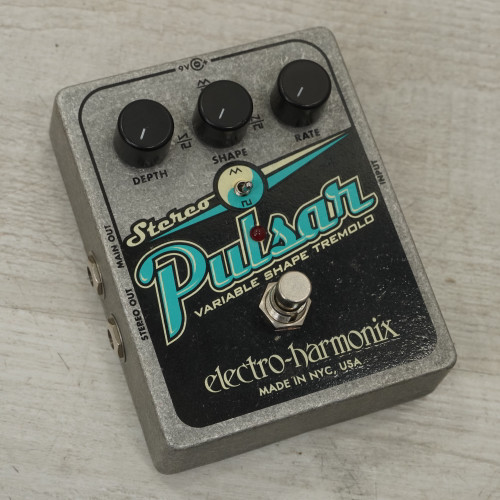 Vist Large View of Product Image Which is Used Electro Harmonix Stereo Pulsar Tremolo Pedal