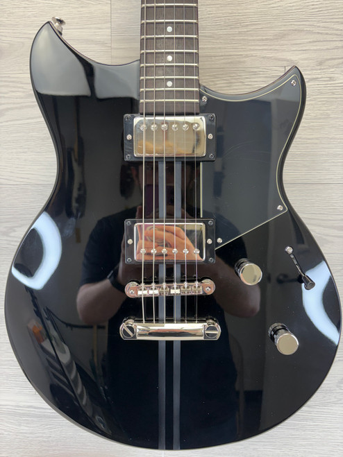 Vist Large View of Product Image Which is Used Yamaha REVSTAR ELEMENT RSE20 Double Cut Electric Guitar Black 6-String