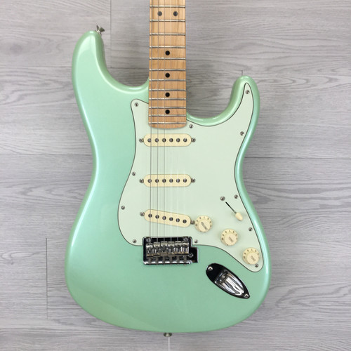 Vist Large View of Product Image Which is Used Fender LIMITED PLAYER STRAT 2020 SEAFORM PEARL S Type Electric Guitar Green 6-String