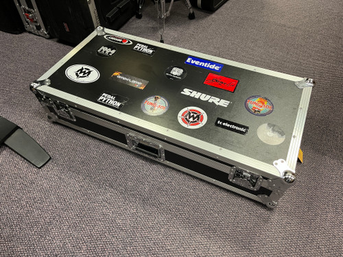 Vist Large View of Product Image Which is Used Odyssey 32X16 PEDALBOARD W/ CASE Guitar Case