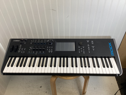 Vist Large View of Product Image Which is Used Yamaha MODX 6 W//PWR/BAG 61-Key Keyboard 61-Key