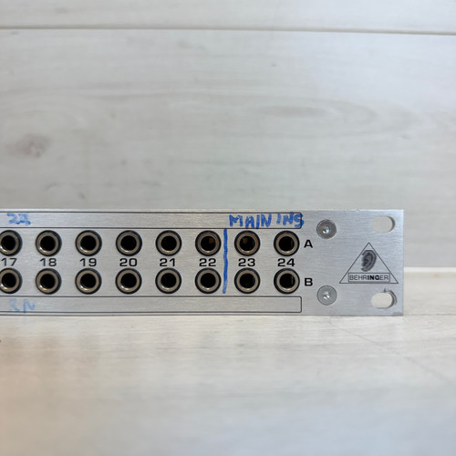 Vist Large View of Product Image Which is Used Behringer ULTRAPATCH PRO Pro Sound Effect