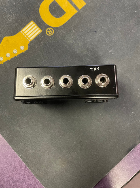 Vist Large View of Product Image Which is Used SATURNWORKS 4X LOOP/TRS Bypass Looper