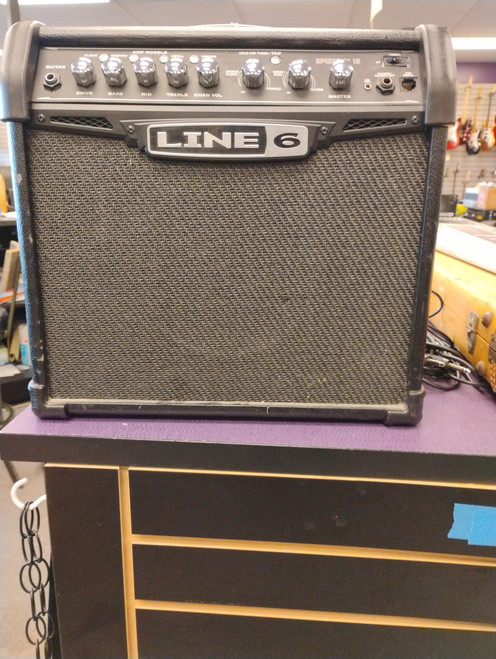Vist Large View of Product Image Which is Used Line 6 SPIDER IV 15 Solid State Guitar Amp 1 x 8