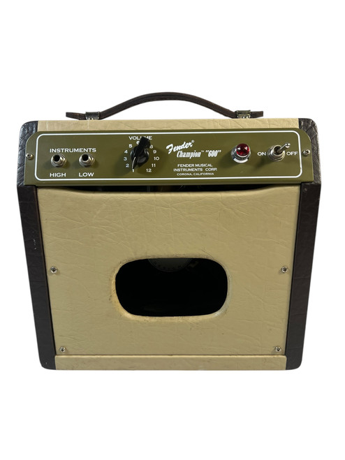 Vist Large View of Product Image Which is Used 2014 Fender CHAMPION 600 1 X 6" 5W Tube Combo Amplifier