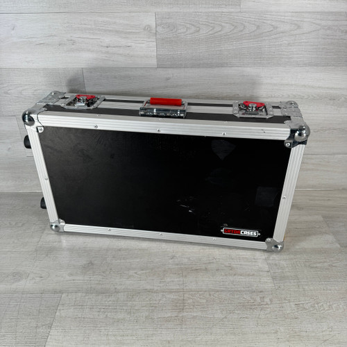 Vist Large View of Product Image Which is Used Gator G-TOUR PEDALBOARD-LGW ATA Wood Tour Case with Pedalboard