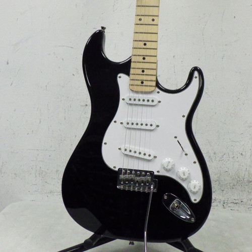 Vist Large View of Product Image Which is Used Silvertone S-Type Electric Guitar S Type Electric Guitar Black 6-String