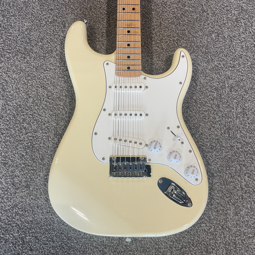 Vist Large View of Product Image Which is Used SQUIER AFFINITY STRATOCASTER Electric Guitar (FRET WEAR)