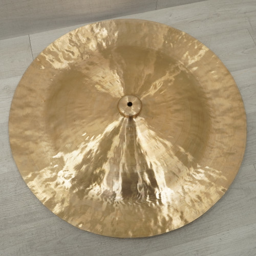 Vist Large View of Product Image Which is Used Weiss 28" China Cymbal