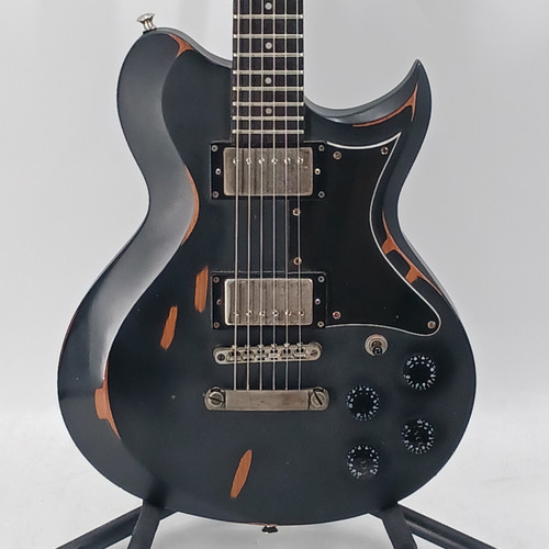 Vist Large View of Product Image Which is Used Washburn WI64V Vintage Double Cutaway Electric Guitar Black 6-String
