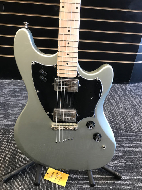 Vist Large View of Product Image Which is Used Guild SURFLINER Offset Double Cutaway Electric Guitar Silver/Gray 6-String