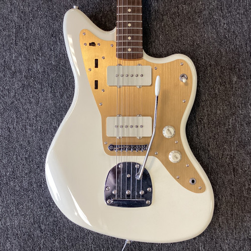 Vist Large View of Product Image Which is Used Squier J MASCIS JAZZMASTER Offset Double Cutaway Electric Guitar White 6-String
