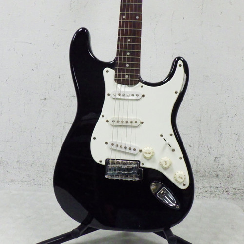 Vist Large View of Product Image Which is Used Squier Affinity Stratocaster  Black 6-String