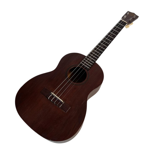 Vist Large View of Product Image Which is Vintage Favilla B2 Baritone Ukulele w/ Case