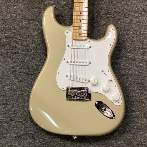 Vist Large View of Product Image Which is Used Fender STANDARD STRAT SHORLINE GOLD S Type Electric Guitar Goldtop 6-String
