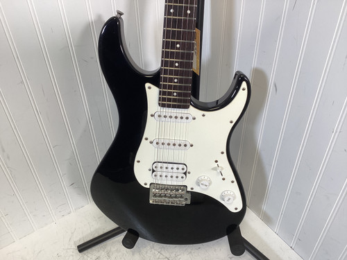 Vist Large View of Product Image Which is Used Yamaha EG112C S Type Electric Guitar Black 6-String