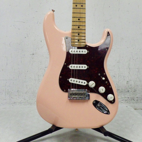 Vist Large View of Product Image Which is Used Fender Limited Edition Player Stratocaster  Pink 6-String