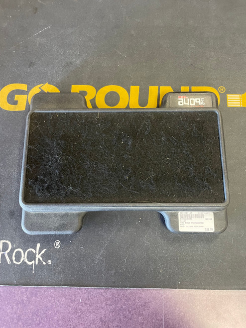 Vist Large View of Product Image Which is Used Gator THE BONE PEDALBOARD Pedal Board