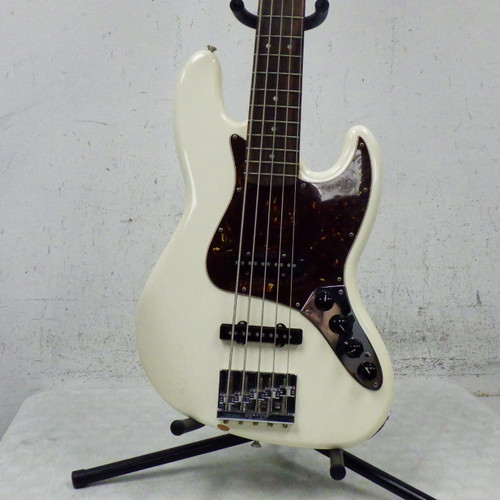 Vist Large View of Product Image Which is Used Fender 2016 Mim Deluxe Jazz Bass White 5-String
