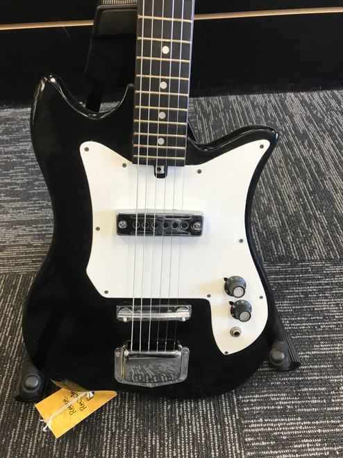 Vist Large View of Product Image Which is Used Kay KE-10 Vintage Offset Dbl Cutaway Guitar Black 6-String