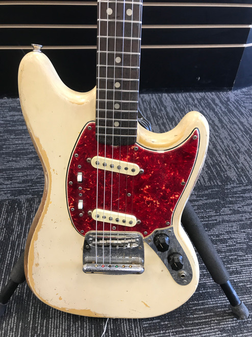 Vist Large View of Product Image Which is Used Fender MUSTANG 1966 Vintage Offset Dbl Cutaway Guitar White 6-String