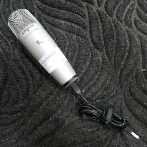 Vist Large View of Product Image Which is Used Samson C01U USB Microphone