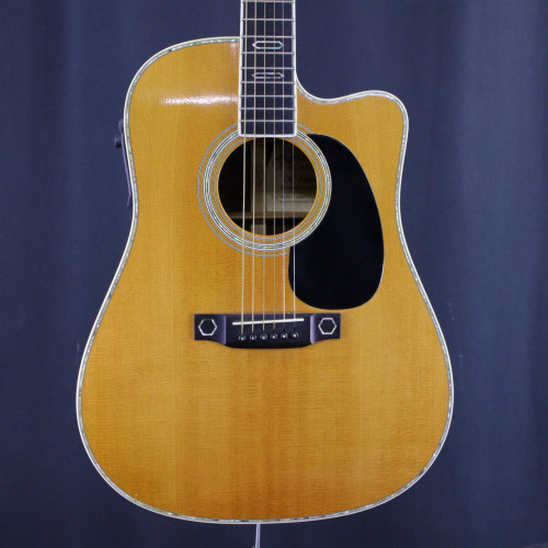 Vist Large View of Product Image Which is Used Martin DC AURA CUSTOM SHOP DREADNAUGHT Solid Top Acoustic Guitar Wood