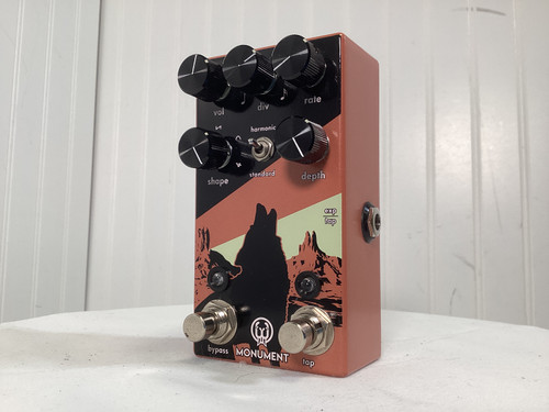 Vist Large View of Product Image Which is Used Walrus Audio MONUMENT V2 Tremolo Pedal
