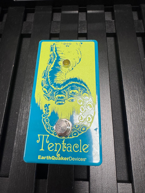 Vist Large View of Product Image Which is Used Earthquaker Devices TENTACLE OCTAVE FUZZ Fuzz Pedal