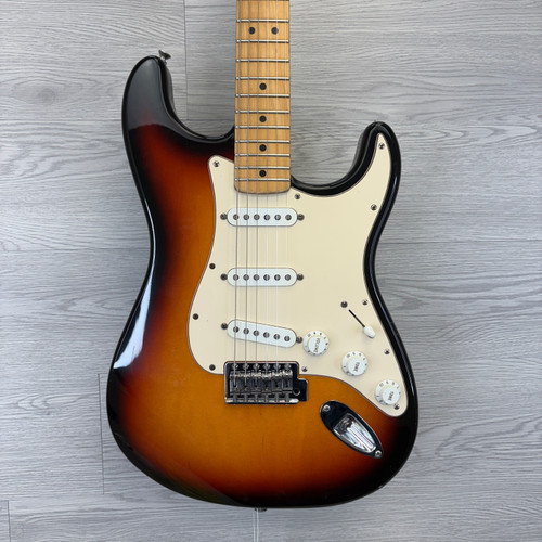 Vist Large View of Product Image Which is Used Fender STRATOCASTER MIM 2001 SUNBURST S Type Electric Guitar Sunburst 6-String