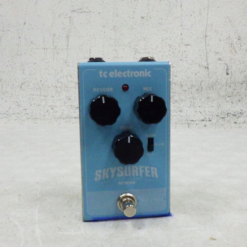 Vist Large View of Product Image Which is Used Tc Electronic Skysurfer Reverb Pedal