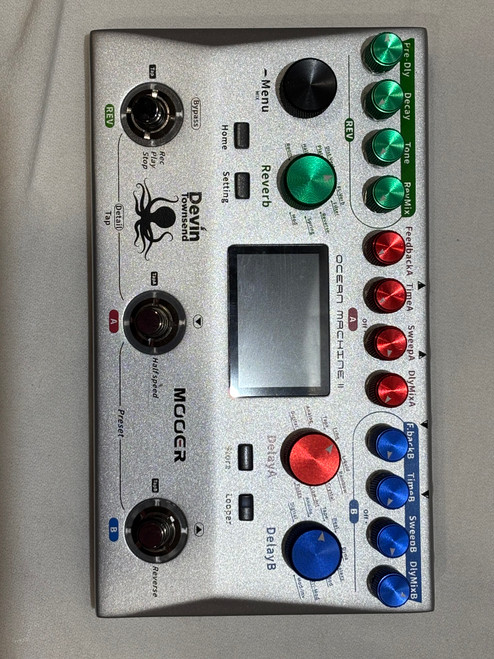 Vist Large View of Product Image Which is Used MOOER OCEAN MACHINE 2 Pedal Board