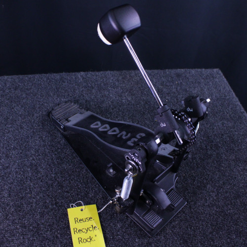 Vist Large View of Product Image Which is Used DW 2000 SINGLE KICK PEDAL Kick Drum Pedal