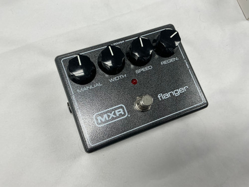 Vist Large View of Product Image Which is Used MXR M117 Flanger Pedal