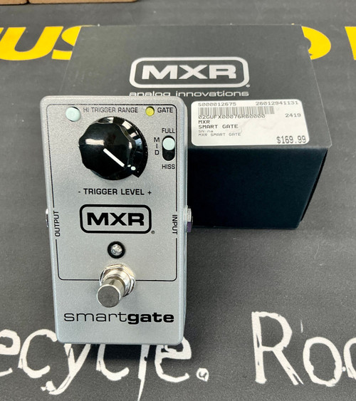 Vist Large View of Product Image Which is Used MXR SMART GATE Noise Reduction Pedal