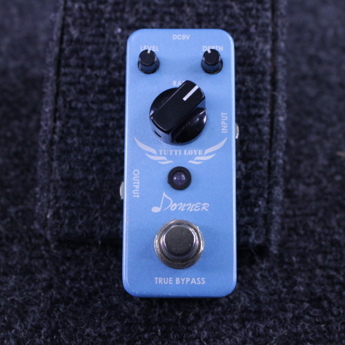 Vist Large View of Product Image Which is Used Donner TUTTI LOVE CHORUS PEDAL Chorus Pedal