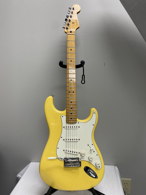 Vist Large View of Product Image Which is Used Fender PLAYER STRAT MIM S Type Electric Guitar Yellow 6-String