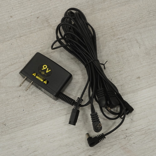 Vist Large View of Product Image Which is Used Truetone 1 Spot with Daisy Chain Pedal Power Supply