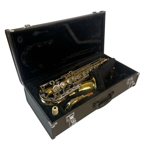 Vist Large View of Product Image Which is Used Yamaha YAS-23 Alto Saxophone – Student Model Alto w/ Case