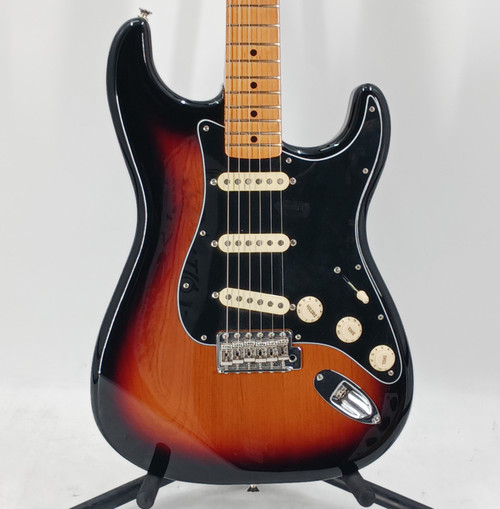 Vist Large View of Product Image Which is Used Fender VINTERA II 70S STRATOCASTER S Type Electric Guitar Sunburst 6-String